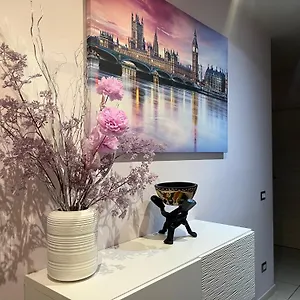 Stylish Flat In Appartamento